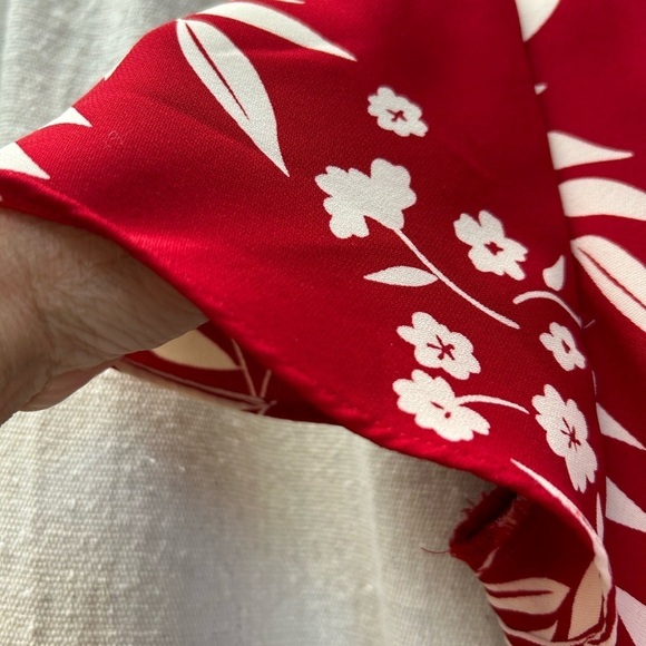 Cold Water Creek Size 6/ Red&White/ Midi Floral Leaf Pattern /Short flow sleeve - Picture 4 of 9